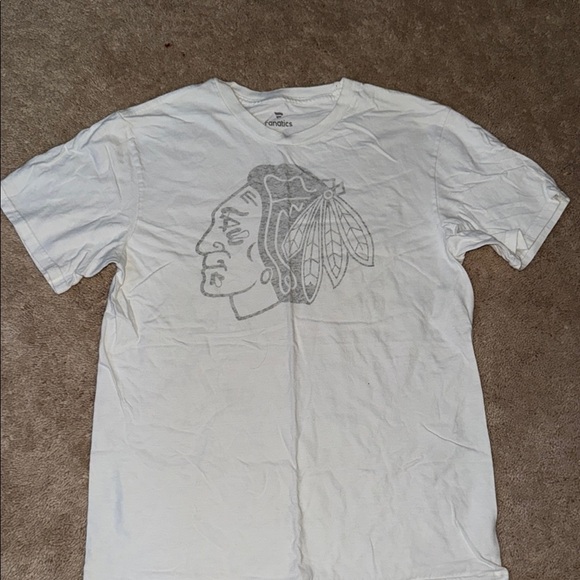 Fanatics Other - Fanatics White and Gray Chicago Blackhawks Short Sleeve Tee